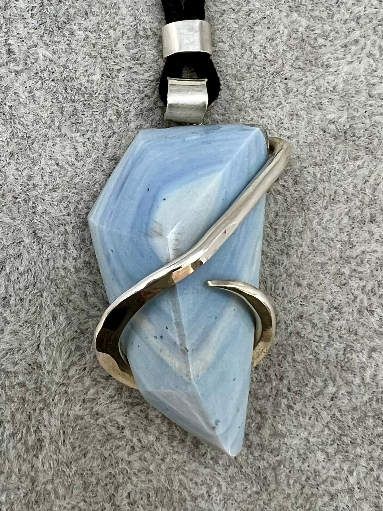 Faceted Leland Blue